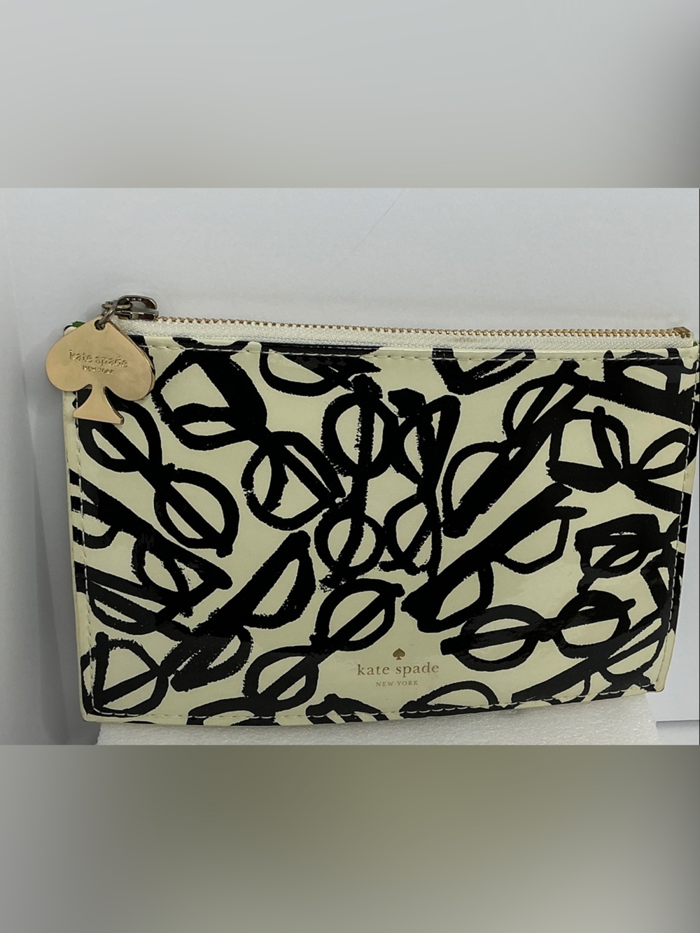 kate spade Cream Black Scribble Bow Zip Wallet with Heart Charm